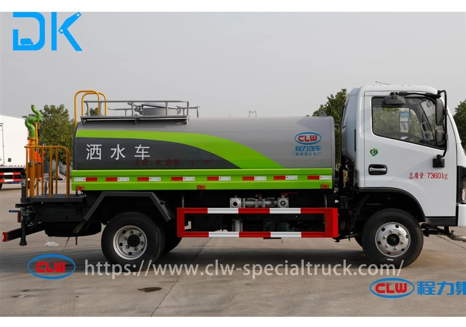 Dongfeng 5 square meter green sprinkler truck side