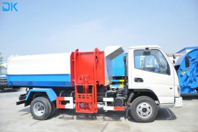 Popelářský vůz s bočním nakladačem na 6 kubických metrů